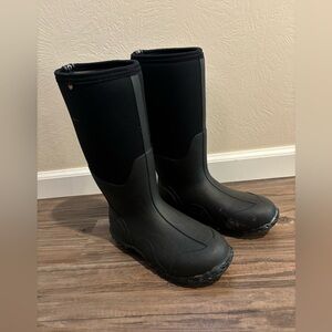 Womens Bogs Tall Winter Boots (like new)